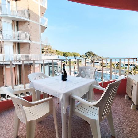Apollo Fronte Mare Apartamento Lido di Jesolo Exterior foto