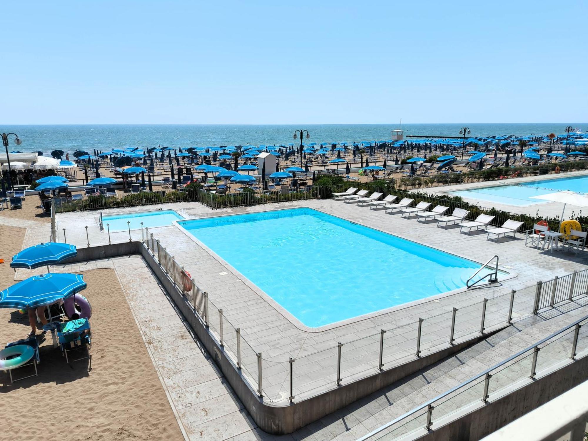 Apollo Fronte Mare Apartamento Lido di Jesolo Exterior foto
